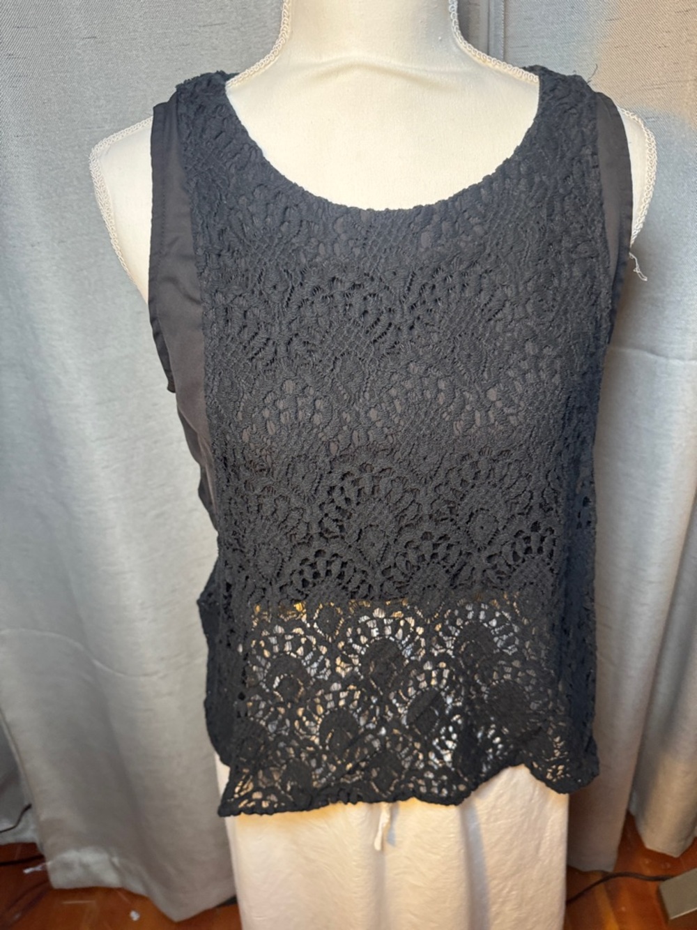Women's Black Crochet Lace Tank Top - SO cute on!! Size M